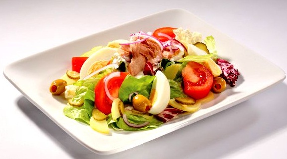 Ешь и худей! Наталья Варвина: салат с тунцом, грибной суп, творожная запеканка. Онлайн