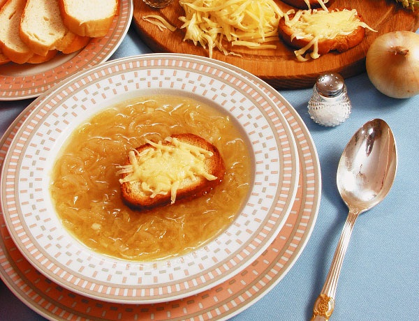 Ешь и худей! Ксения Бородина: теплый салат с куриной печенью, луковый суп. Онлайн