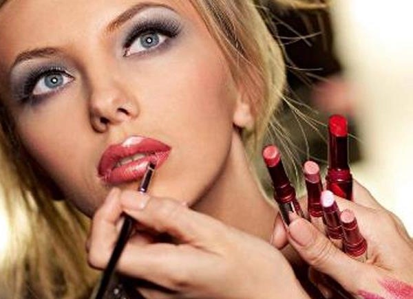 Как сделать модный макияж губ, макияж для разных типов губ, макияж для губ