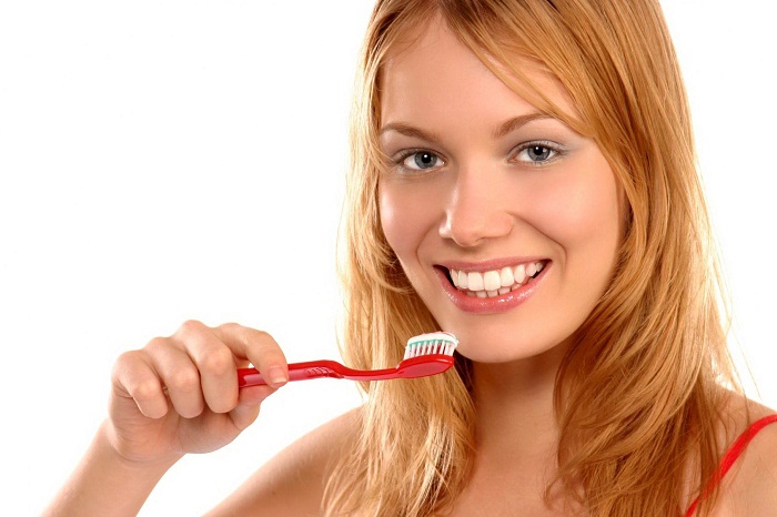 Как выбрать зубную щетку, как  правильно чистить зубы